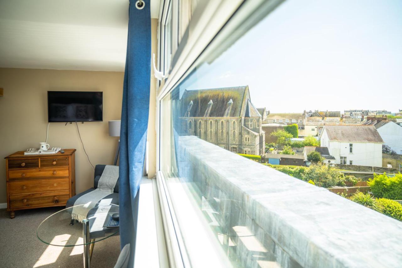 Sleepy Puffin Guest House 텐비 외부 사진