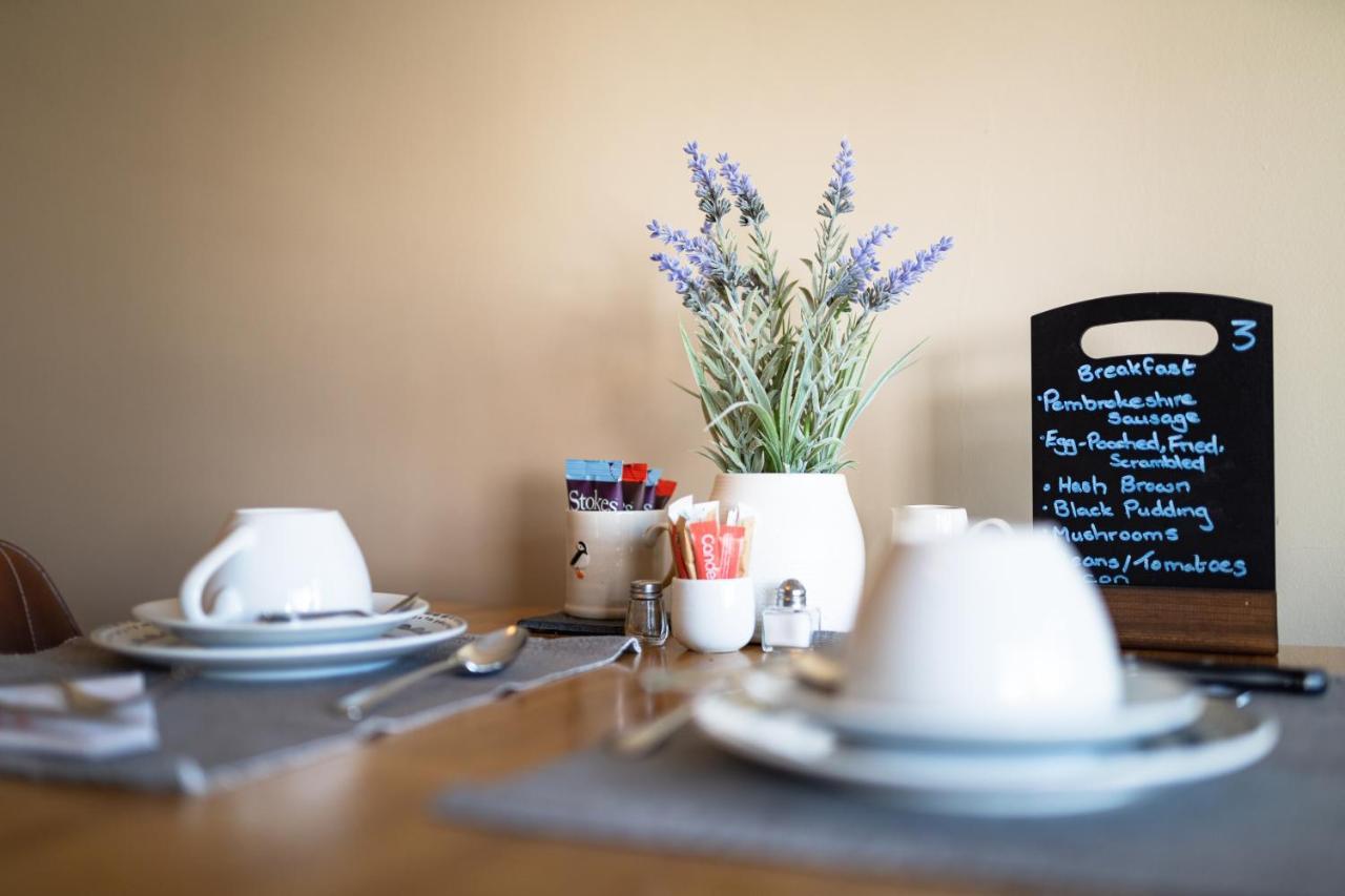 Sleepy Puffin Guest House 텐비 외부 사진