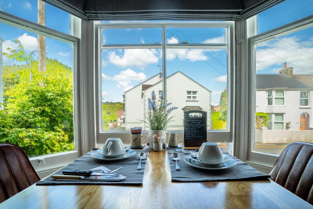 Sleepy Puffin Guest House 텐비 외부 사진